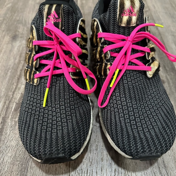 Adidas Ultra Boost DNA Zebra - Picture 3 of 9